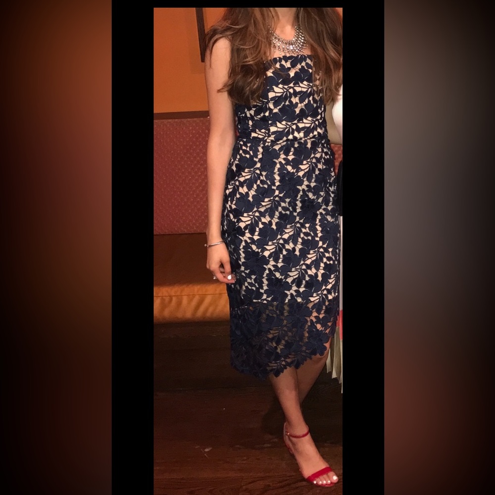 MIDI dress; Designer: Keepsake